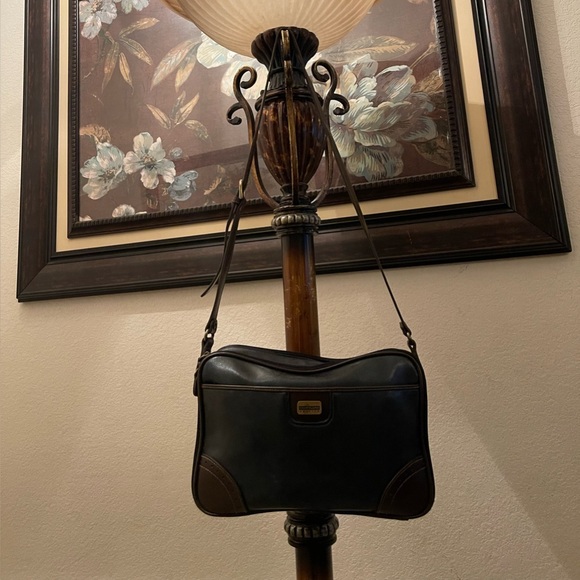 Carryland America please check all picture of condition - Picture 1 of 17